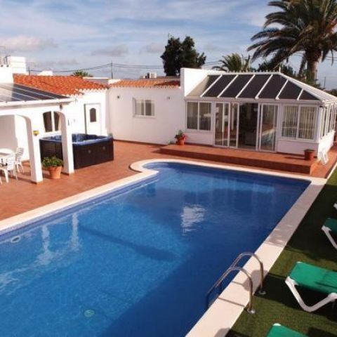 Four bedroom property that sleeps 8