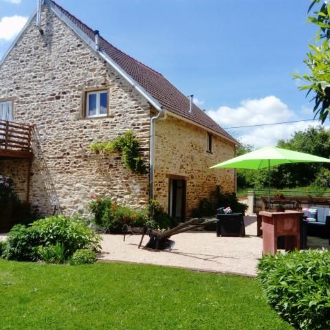 The Barn showing Balcony, Garden, Seating and BBQ