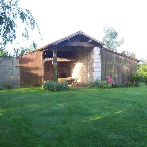 Barn, Dining Area & BBQ