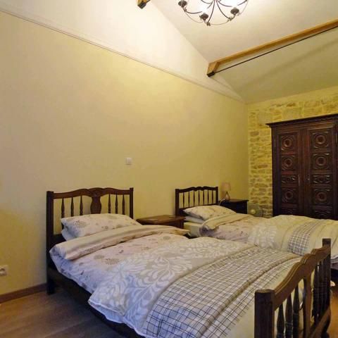 The Twin bedroom at L'Ecurie Holiday Home