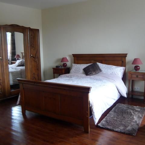 Master Bedroom at Le Vieux Café