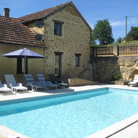 Gite pool area at the rear of the Walnut Store