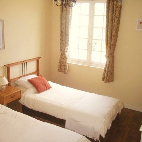 La Belle Maison, twin bedroom