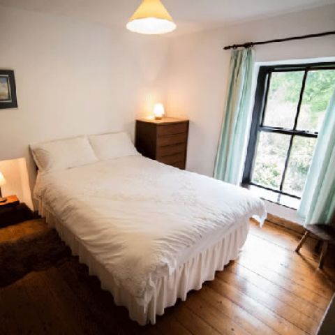 Hill House second double bedroom