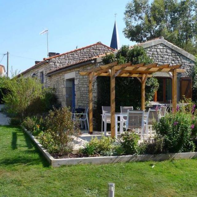 L'Ecurie Holiday Home in Lairoux, Vendee