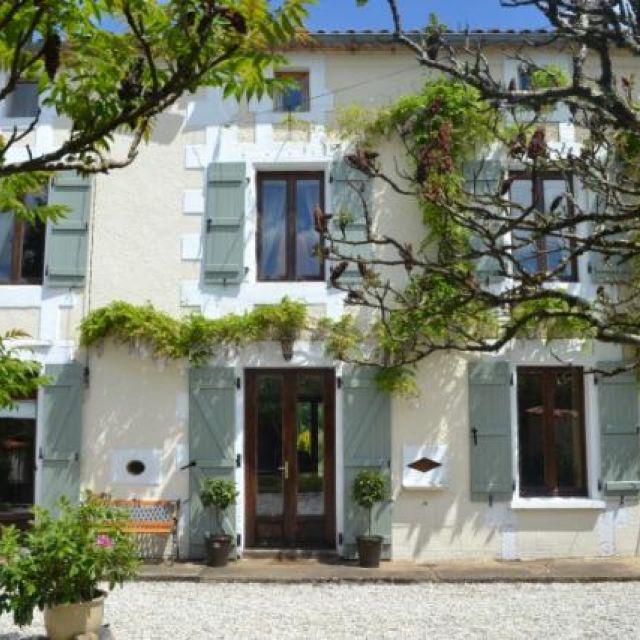 Front of La Maison Seronera