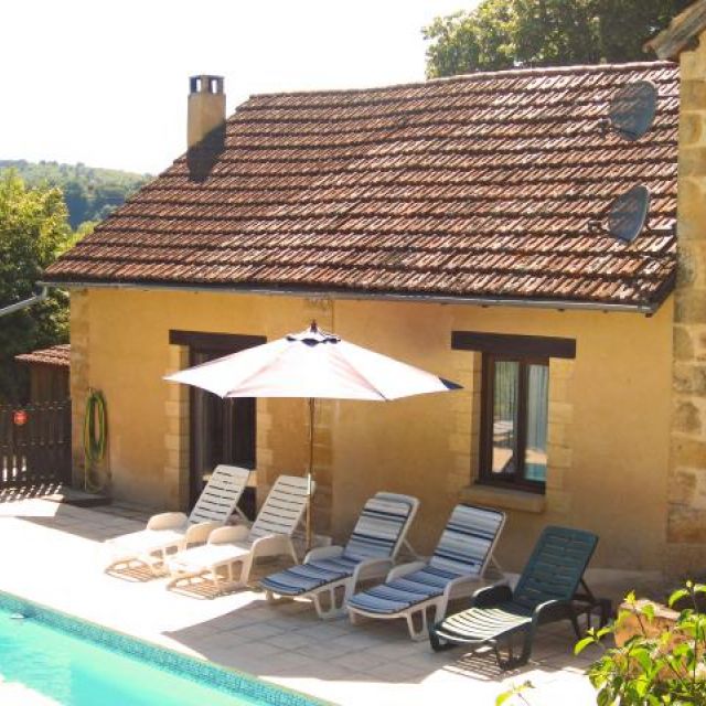 The Tobacco Barn with pool