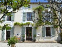 Front of La Maison Seronera