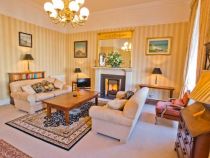 elegant, comfortable living room